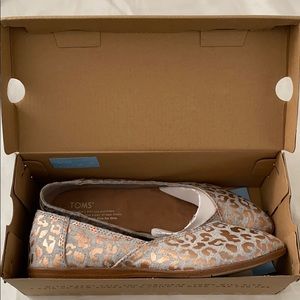 Toms / Jutti Rose Gold Slub Chambray Cheetah Print
